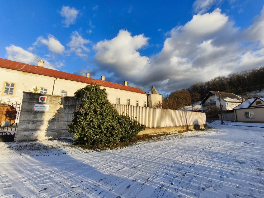 Pálffyovský kaštieľ v obci Plavecké Podhradie