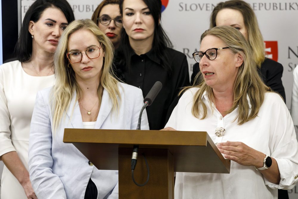 Výsledky historicky prvého výskumu o rodovo podmienenom násilí páchanom na političkách na Slovensku 