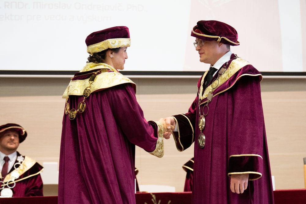 Otvorenie akademického roka 2026/2027 a inaugurácia rektorky Univerzity sv. Cyrila a Metoda v Trnave Ivety Dirgovej Luptákovej