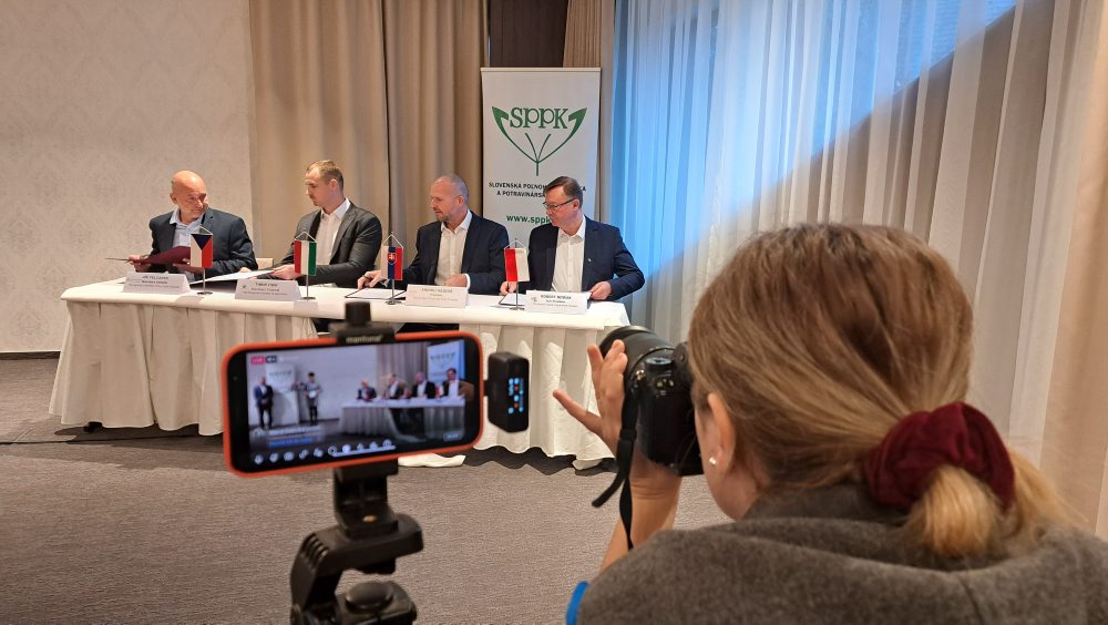 Komory poľnohospodárov V4 podpísali Tatranskú deklaráciu, nesúhlasia s krokmi EK