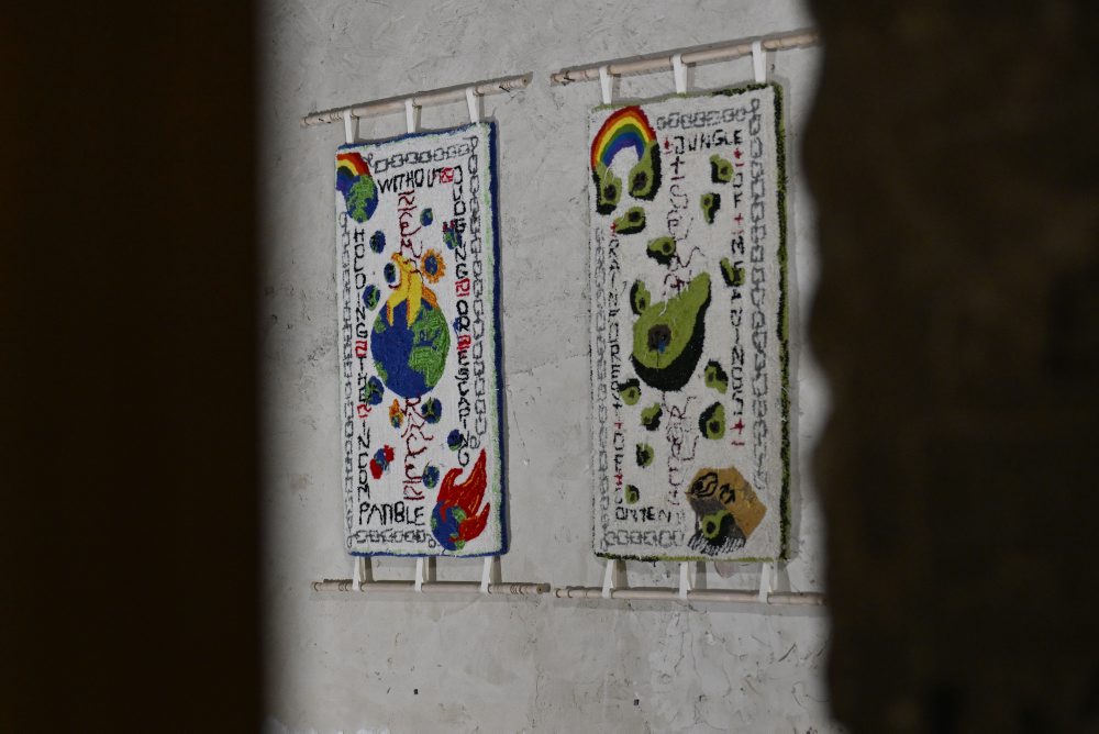 Výstava Všetko sa rozpadá, všetko sa skladá