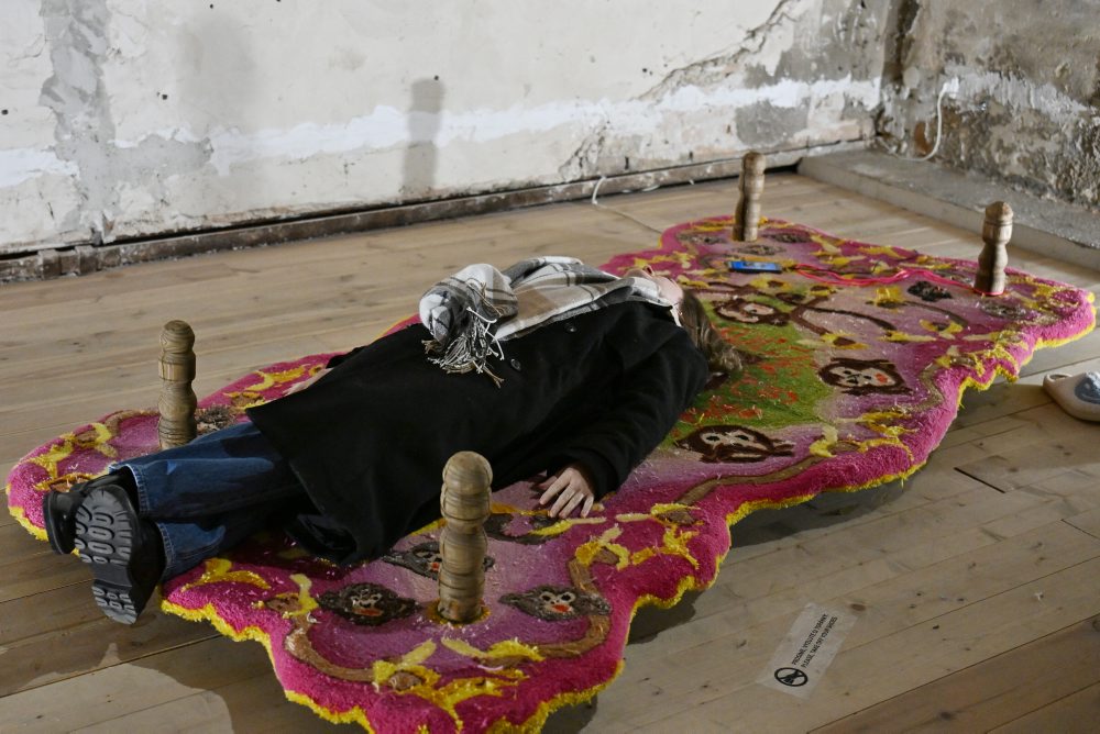 Výstava Všetko sa rozpadá, všetko sa skladá