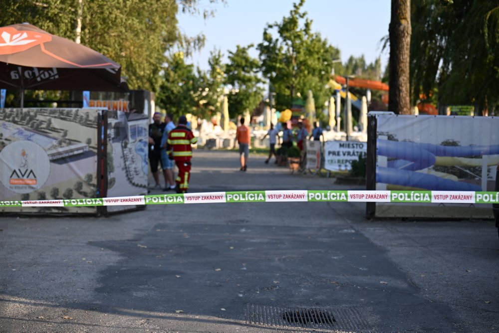 Polícia zasahuje pri úniku neznámej látky na kúpalisku Diakovce