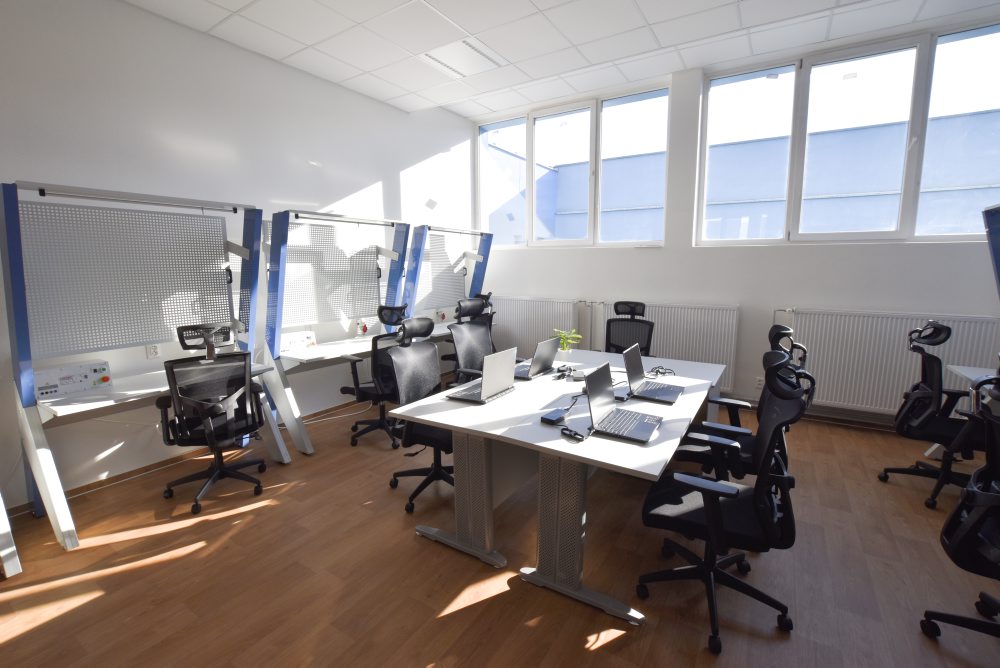 SOŠ v Žarnovici otvorila nový Tech Hub, poslúži aj firmám a verejnosti