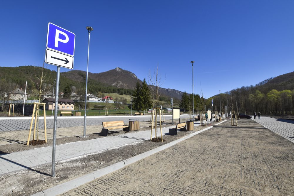 Turizmus:Národný park vybudoval v Muráni nové veľkokapacitné záchytné parkovisko