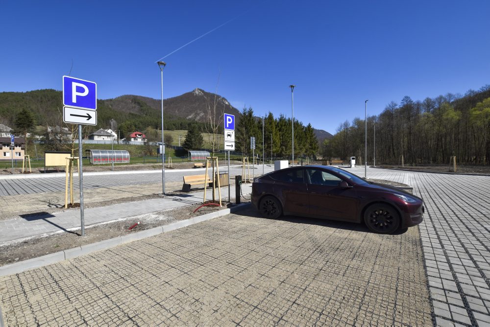 Turizmus:Národný park vybudoval v Muráni nové veľkokapacitné záchytné parkovisko