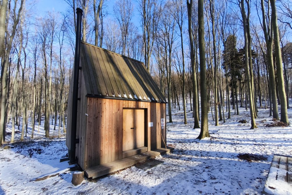 Útulňa Jozefa Maka v Malých Karpatoch 
