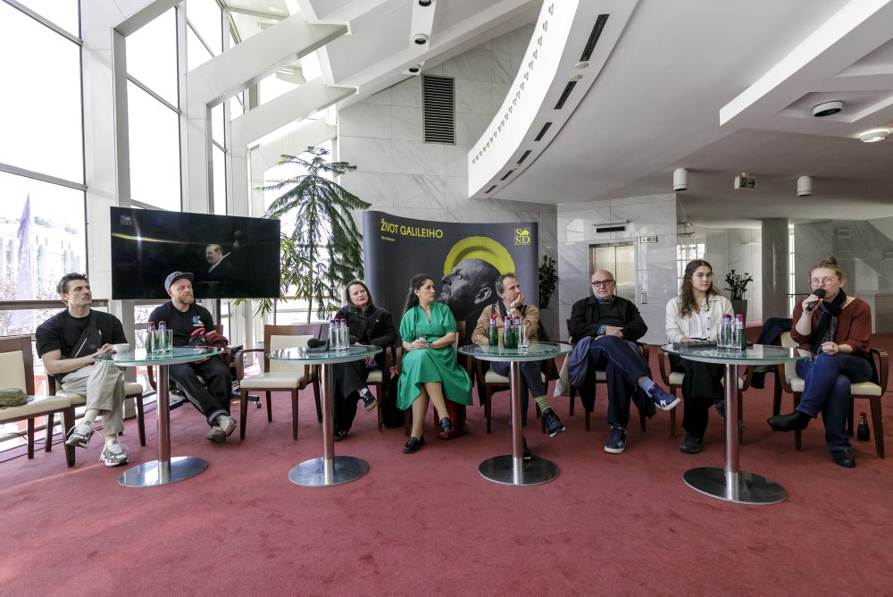 TK SND k premiére inscenácie hry Život Galileiho