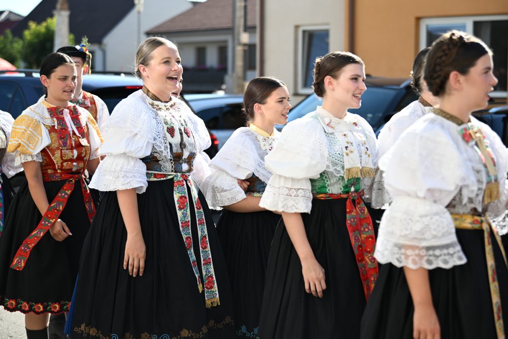 Slávnosti spevu, hudby a tanca v obci Červeník