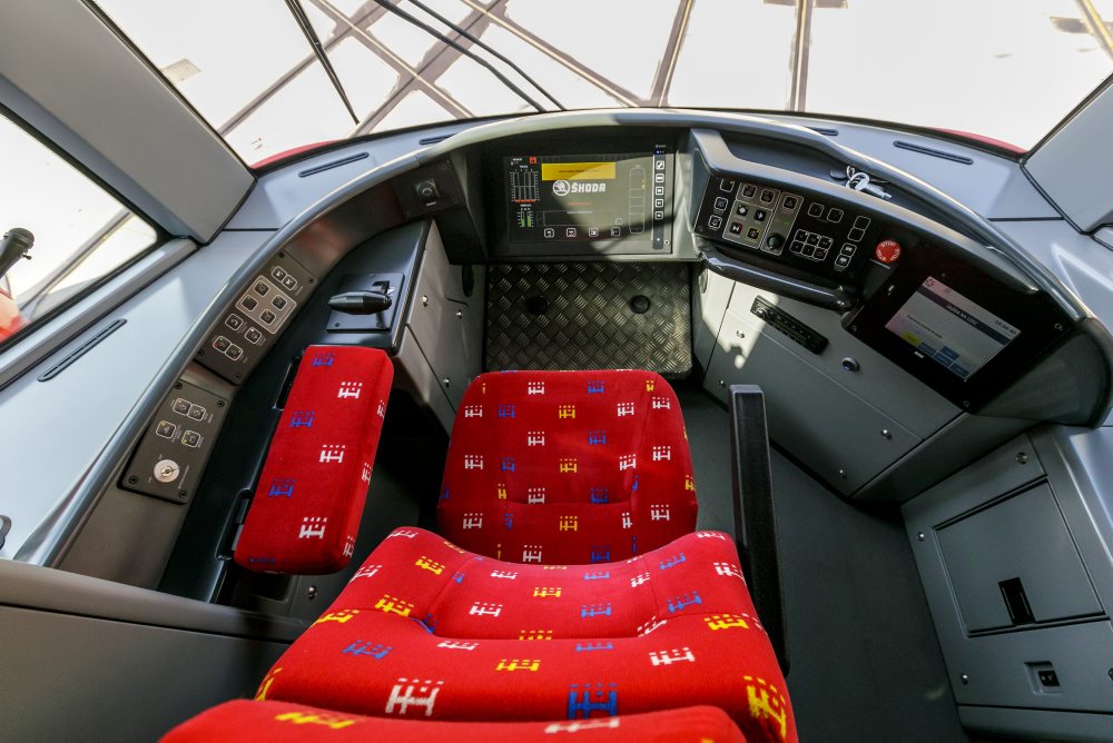 Bratislava: DPB nasadzuje do premávky päť nových jednosmerných električiek