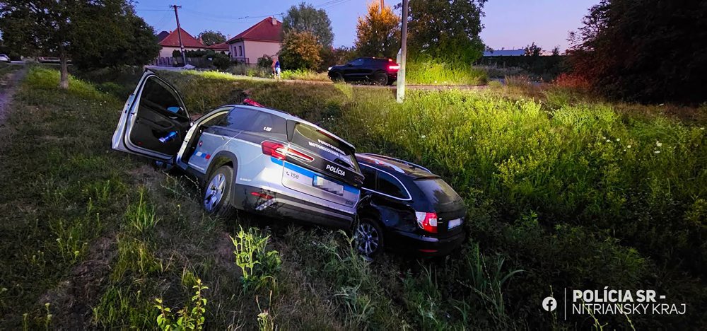 Policajná naháňačka v Nitre-Dražovciach sa skončila dopravnou nehodou