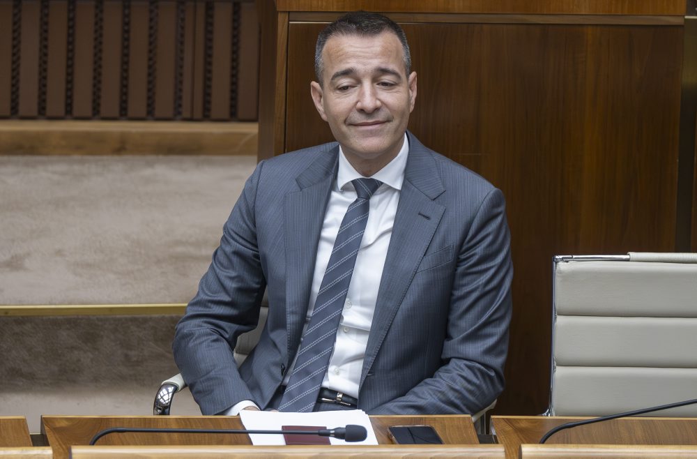 Parlament ani v stredu zatiaľ nerokoval o odvolávaní Druckera