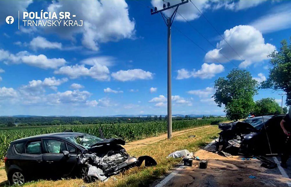 Ranná nehoda medzi Cerovou a Prievalmi si vyžiadala troch zranených
