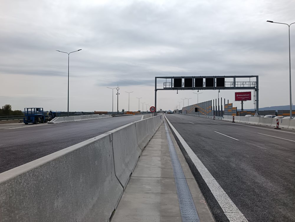 Doprava: Diaľnica D1 v smere do Bratislavy je opäť prejazdná po pôvodnej trase