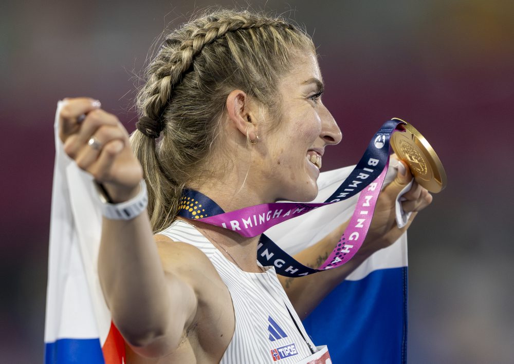 Zapletalová zlatá na 400 m prekážok vo výkone roka 52,91 s 