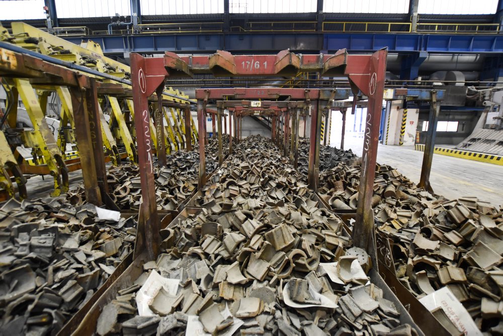 Predseda vlády SR Robert Fico navštívil spoločnosť Slovalco