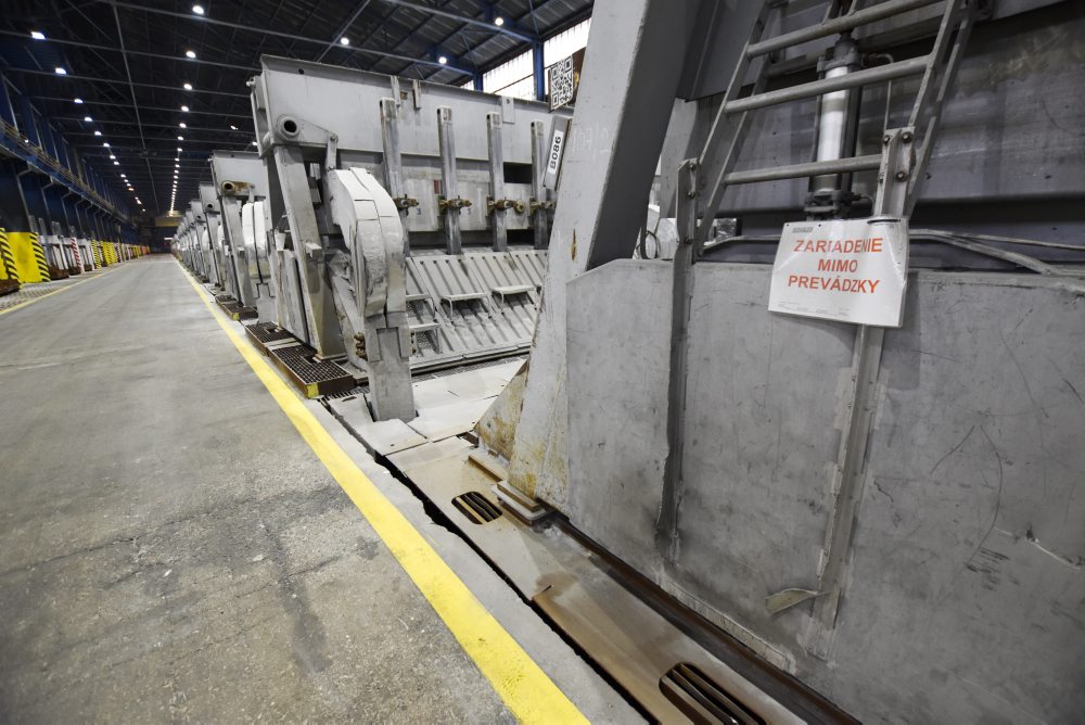 Predseda vlády SR Robert Fico navštívil spoločnosť Slovalco