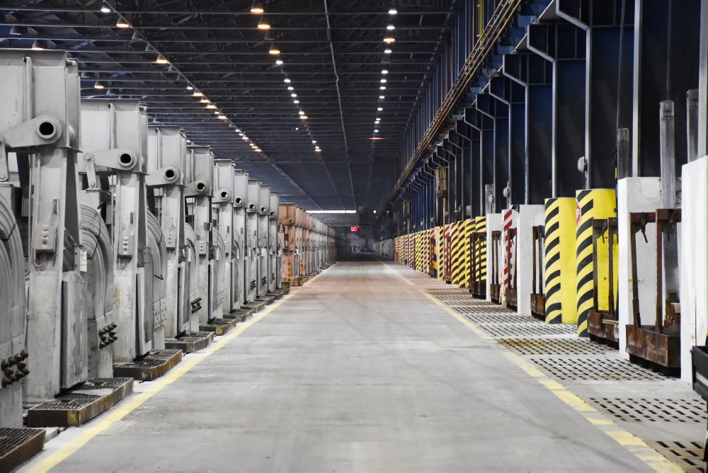 Predseda vlády SR Robert Fico navštívil spoločnosť Slovalco