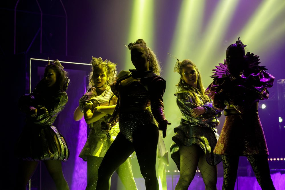 Generálka svetovej muzikálovej šou SIX v Divadle Nová scéna v Bratislave