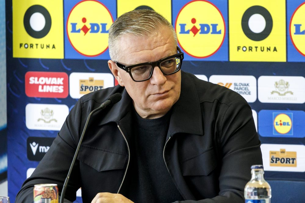 Tlačová konferencia Slovenského futbalového zväzu k oficiálnemu predstaveniu nového trénera SR Vladimíra Weissa st. 