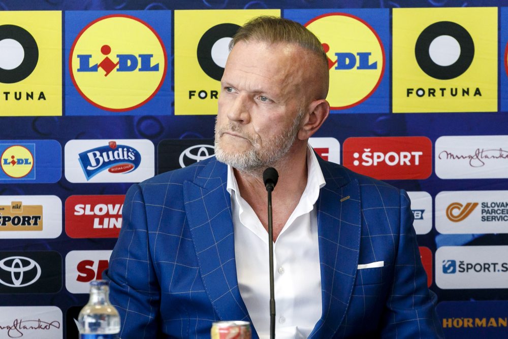 Tlačová konferencia Slovenského futbalového zväzu k oficiálnemu predstaveniu nového trénera SR Vladimíra Weissa st. 