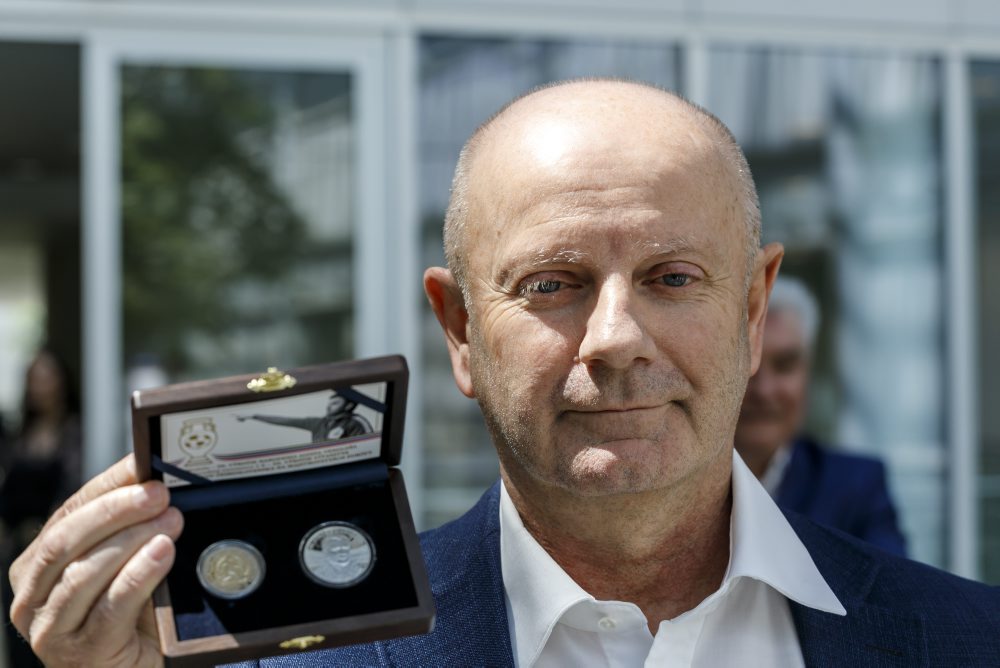 Stretnutie viceguvernéra NBS s účastníkmi víťazného tímu Majstrovstiev Európy 1976 a ďalšími osobnosťami československého futbalu pri príležitosti vydania pamätnej 2-eurovej mince venovanej 50. výročiu víťazstva československých fut