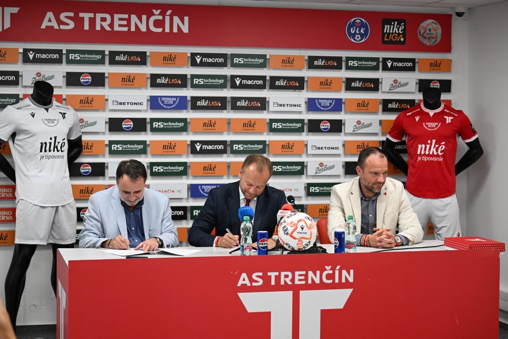 Tlačová konferencia AS Trenčín pred štartom novej sezóny Niké ligy a pri príležitosti predstavenia nového generálneho sponzora