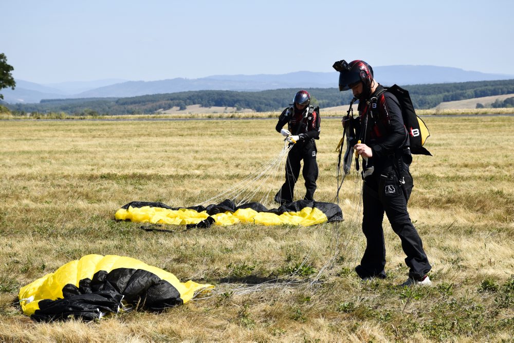 Pri Lučenci sa začali 48. armádne majstrovstvá sveta v parašutizme CISM