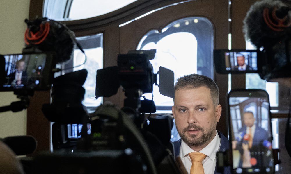 Príchody na 137. schôdzu vlády SR 