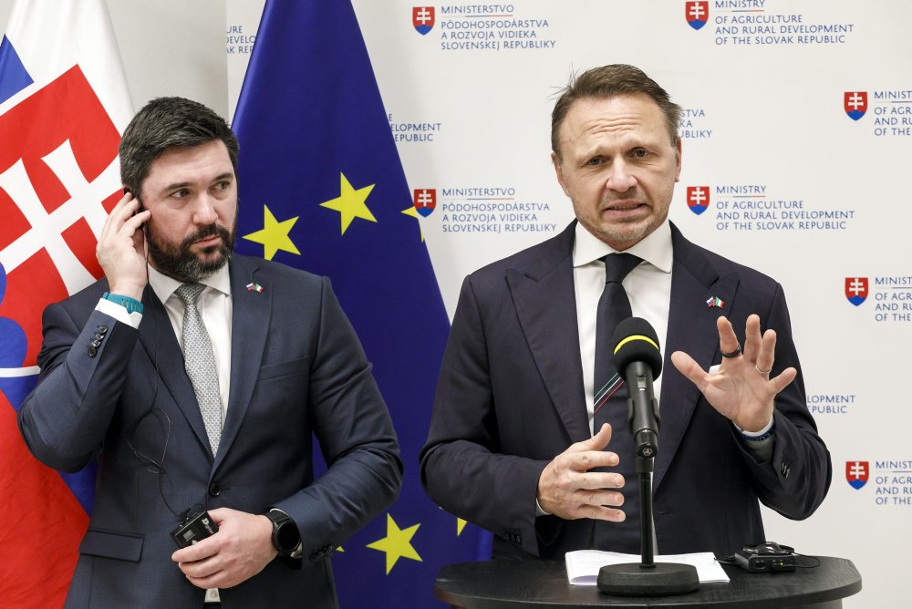 Tlačová konferencia ministra pôdohospodárstva a rozvoja vidieka SR Richarda Takáča a ministra pôdohospodárstva, potravinovej suverenity a lesov Talianska Francesca Lollobrigida po ich bilaterálnom stretnutí