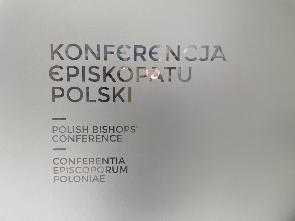 Poľsko: Na nedeľných omšiach sa podľa cirkvi zúčastňuje necelá tretina katolíkov