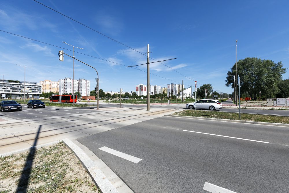 Hlavné mesto otvorilo mosty na Kutlíkovej v Petržalke, poslednú stavbu električkovej trate