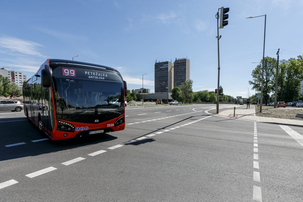 Hlavné mesto otvorilo mosty na Kutlíkovej v Petržalke, poslednú stavbu električkovej trate
