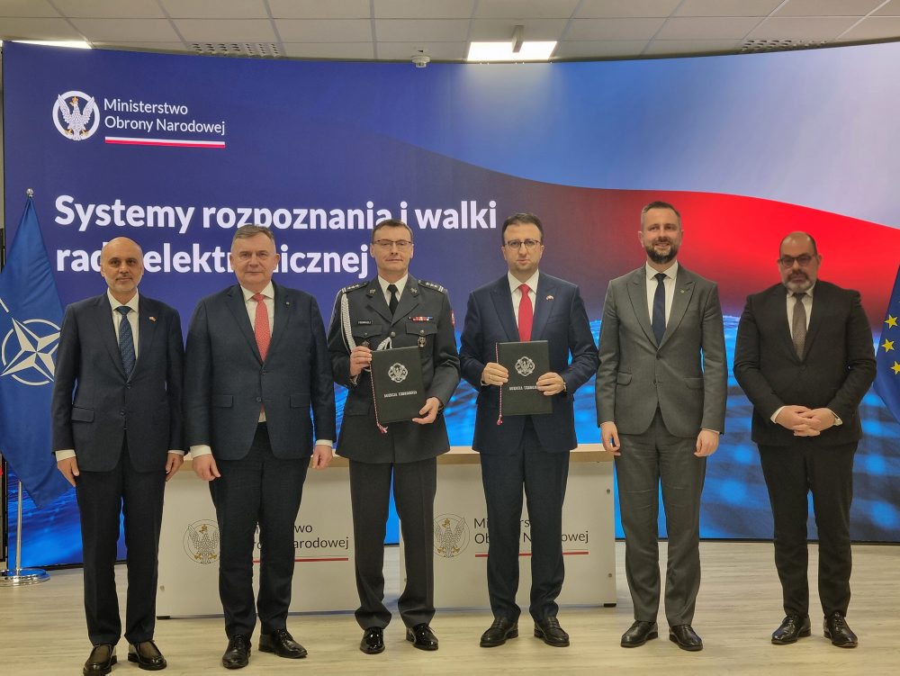 Poľsko podpísalo zmluvy o protidronovej obrane za miliardy zlotých