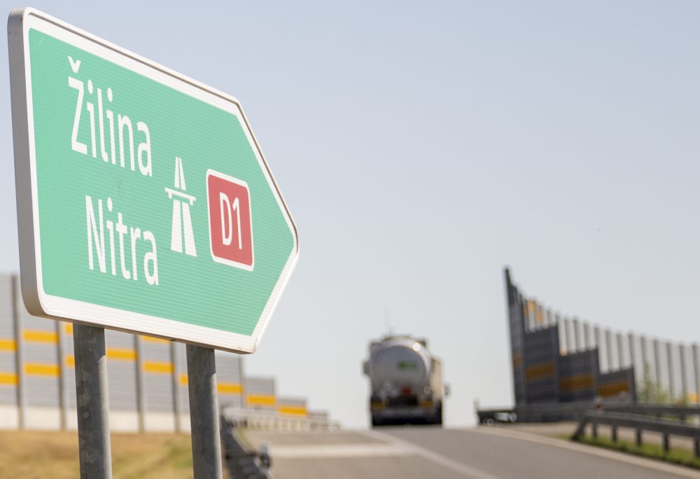Uzavretá vetva diaľnice D4 od Jaroviec na diaľnicu D1 v smere na Trnavu