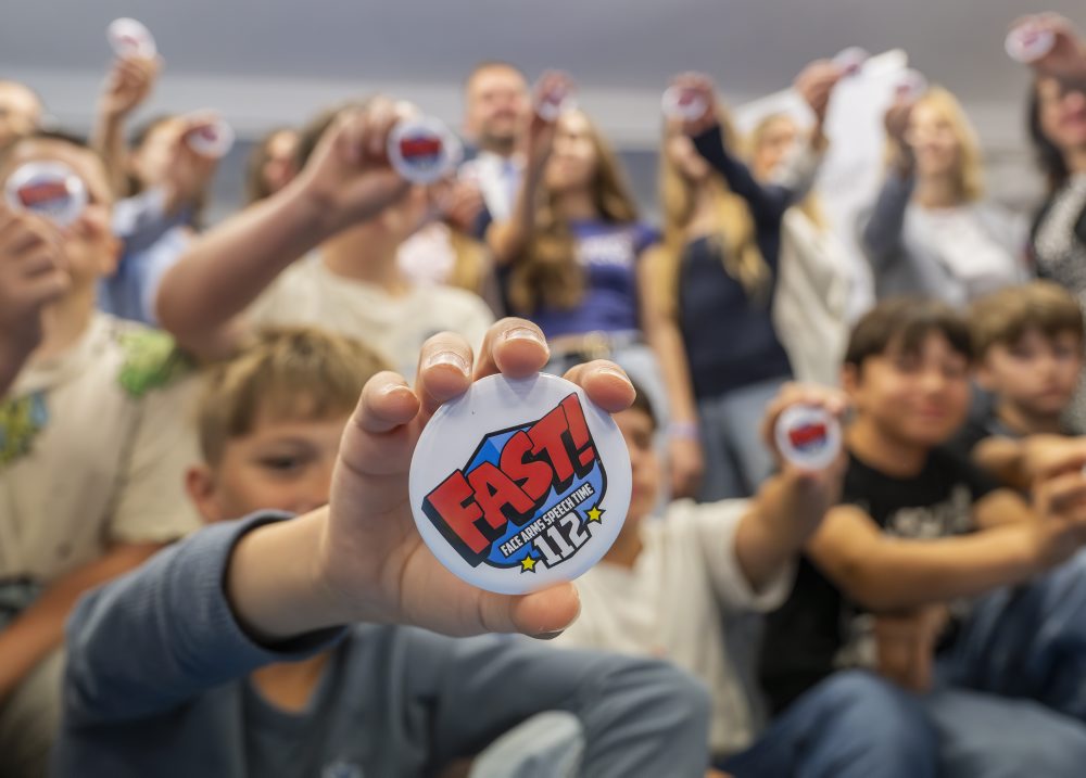 Odovzdávanie ocenení Základnej škole Malinovo a jej žiakom za najlepšie umiestnenie v rámci vzdelávacieho zdravotníckeho projektu FAST HEROES 