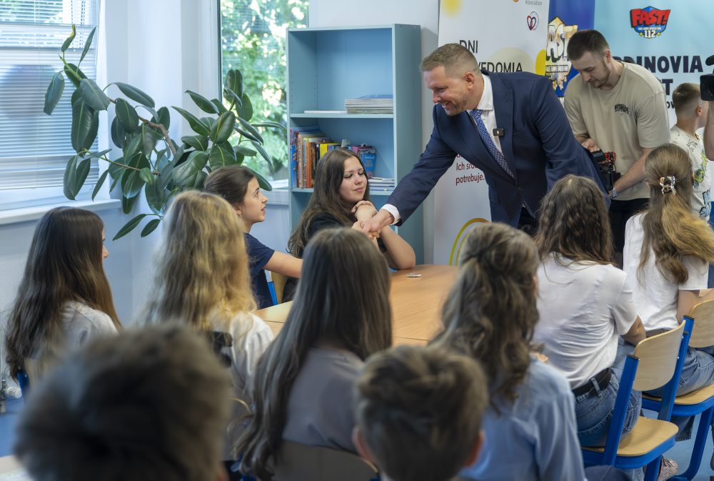 Odovzdávanie ocenení Základnej škole Malinovo a jej žiakom za najlepšie umiestnenie v rámci vzdelávacieho zdravotníckeho projektu FAST HEROES 