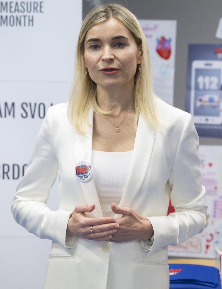 Odovzdávanie ocenení Základnej škole Malinovo a jej žiakom za najlepšie umiestnenie v rámci vzdelávacieho zdravotníckeho projektu FAST HEROES 