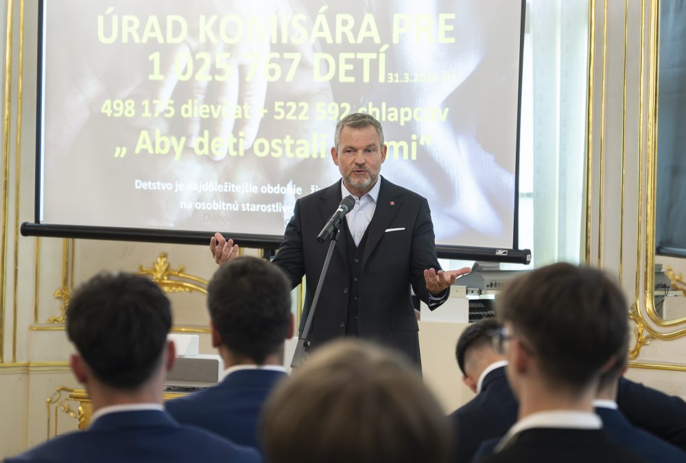 Stretnutie prezidenta SR Petra Pellegriniho zástupcami mládežníckych parlamentov v Prezidentskom paláci v Bratislave deti pri príležitosti Medzinárodného dňa detí s názvom "Vízia Slovenska očami mladých"
