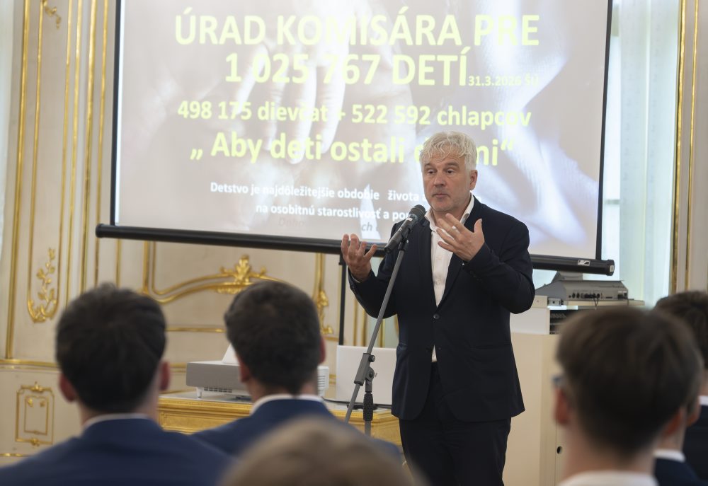Stretnutie prezidenta SR Petra Pellegriniho zástupcami mládežníckych parlamentov v Prezidentskom paláci v Bratislave deti pri príležitosti Medzinárodného dňa detí s názvom "Vízia Slovenska očami mladých"