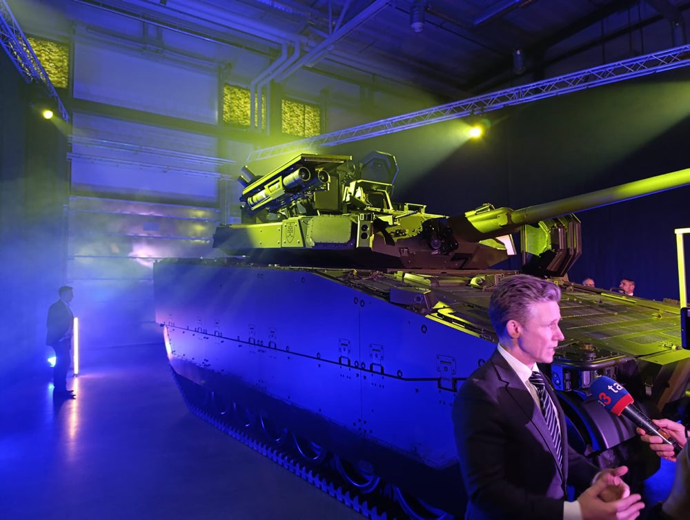 Vo Švédsku predstavili nové bojové vozidlo CV9035 MkIV pre slovenskú armádu