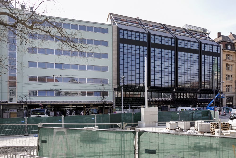 Rekonštrukcia Obchodného domu Dunaj a Domu odievania v Bratislave 