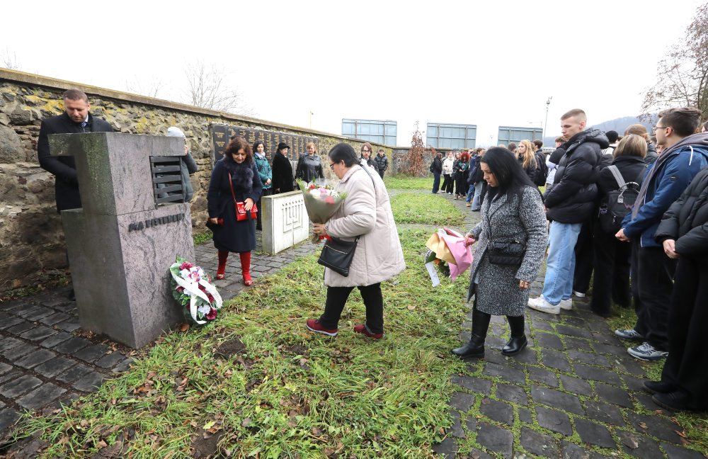 Holokaust Rómov si pripomíname Medzinárodným dňom ľudských práv