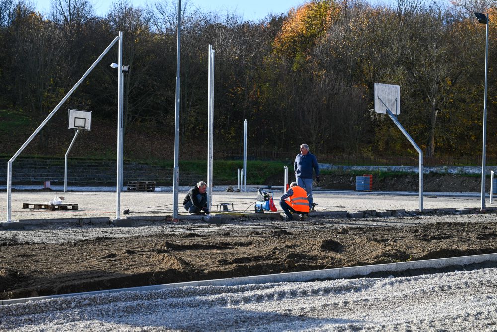 Rekonštrukcia školského športoviska v Starej Turej