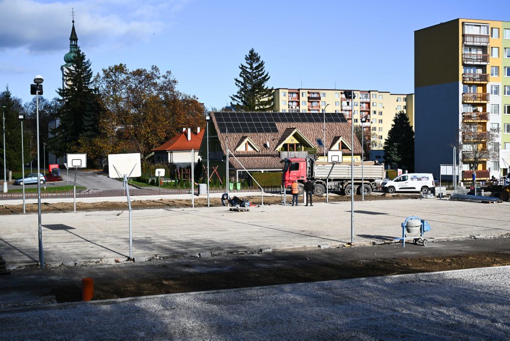 Rekonštrukcia školského športoviska v Starej Turej