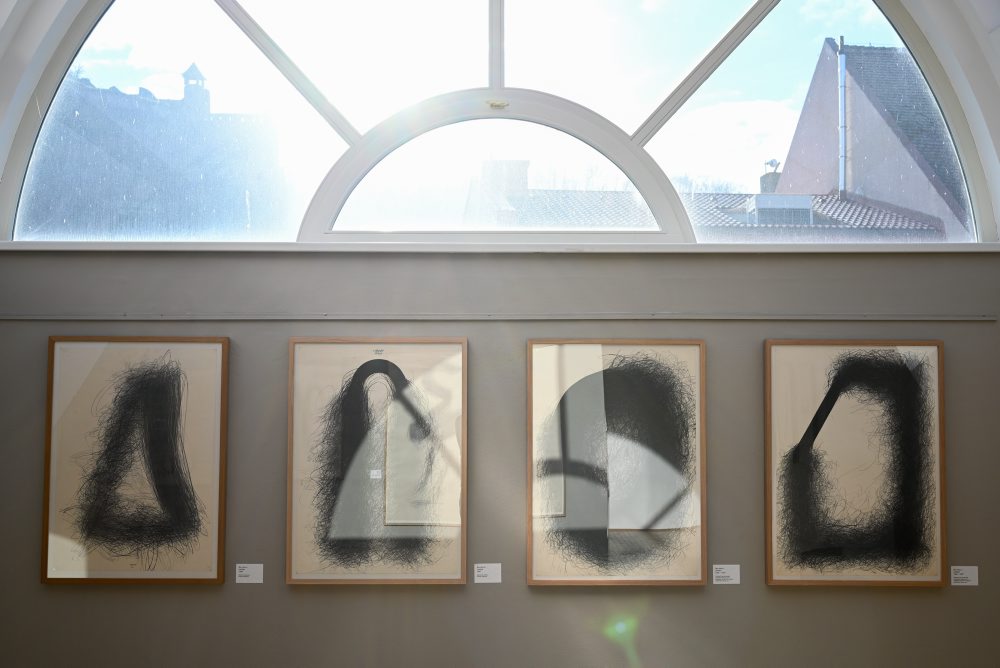 Diela výtvarníka Igora Kalného v galérii v Trenčíne