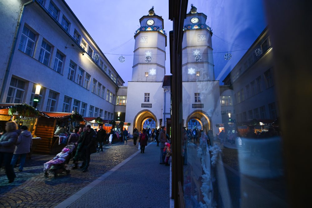 Výstava výtvarníčok v Mestskej veži v Trenčíne