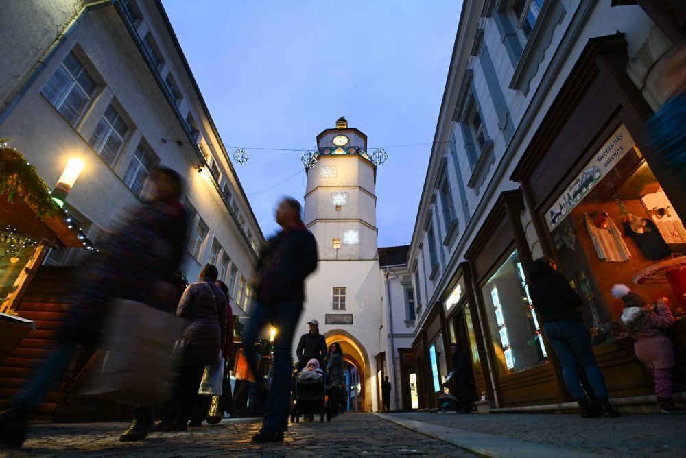 Výstava výtvarníčok v Mestskej veži v Trenčíne