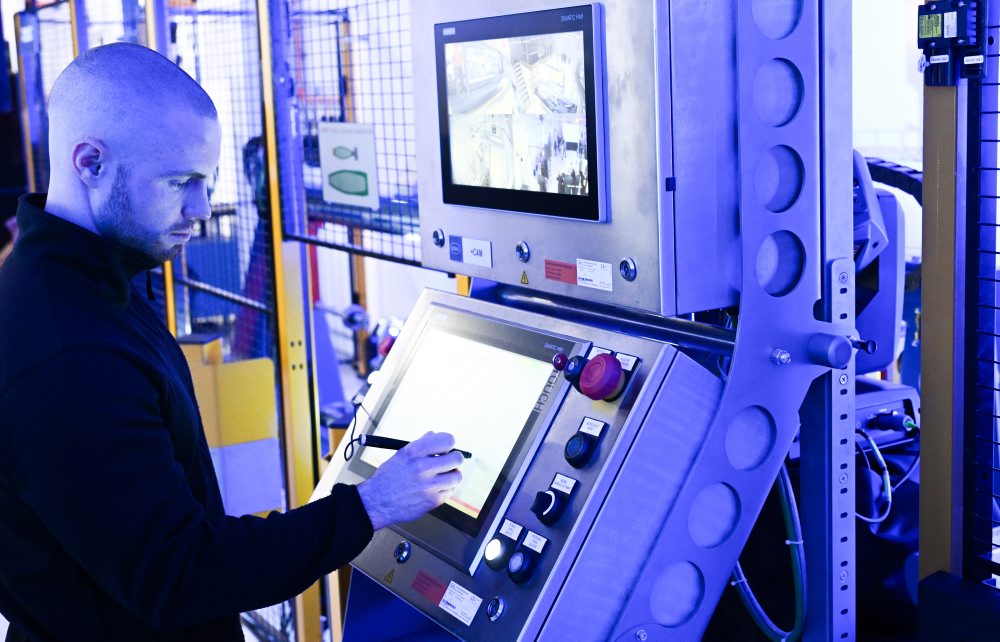 Spustenie automatizovanej linky na plnenie munície 155 mm