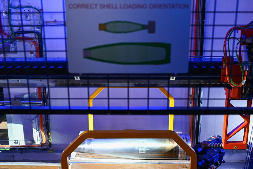 Spustenie automatizovanej linky na plnenie munície 155 mm